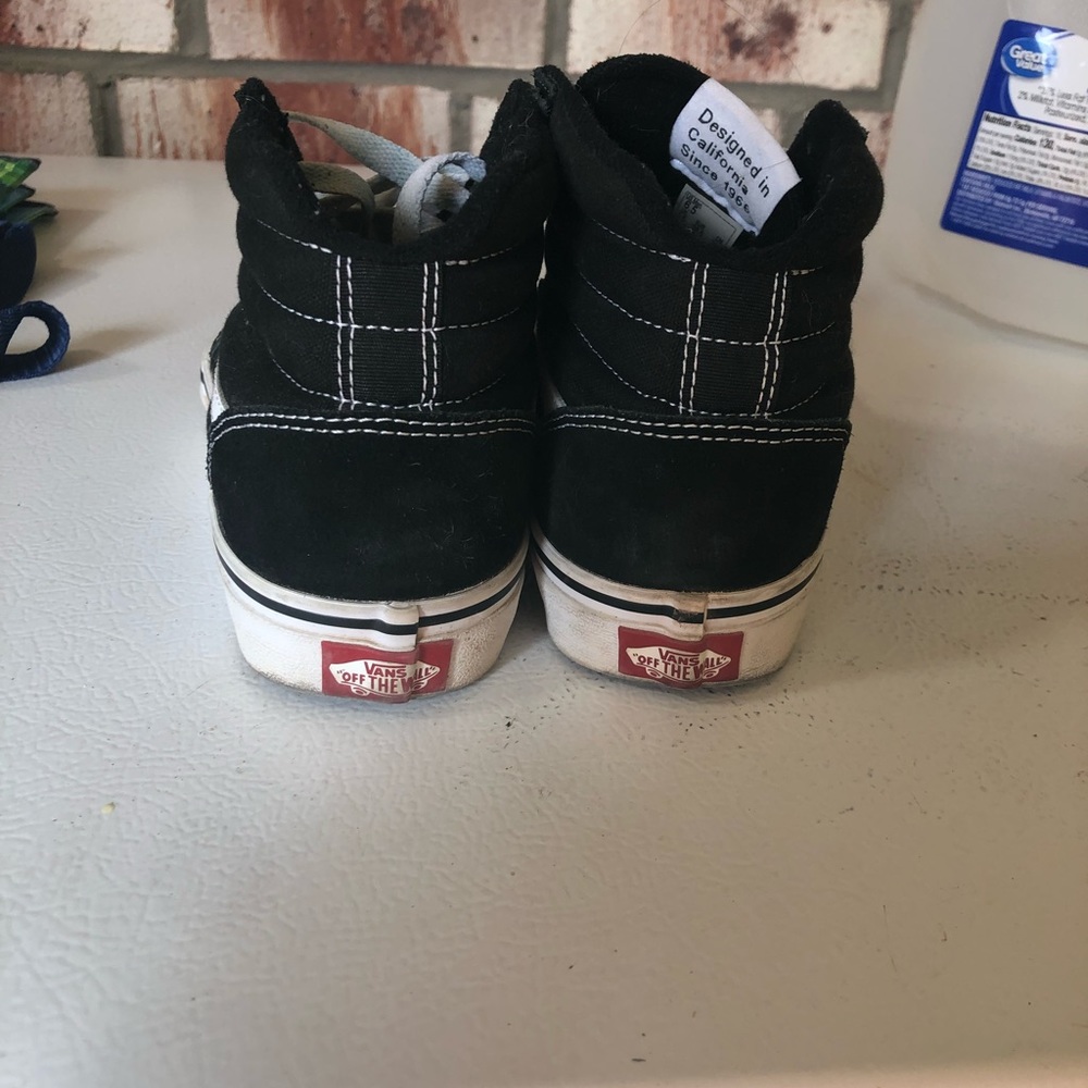 Vans - Picture 3 of 5